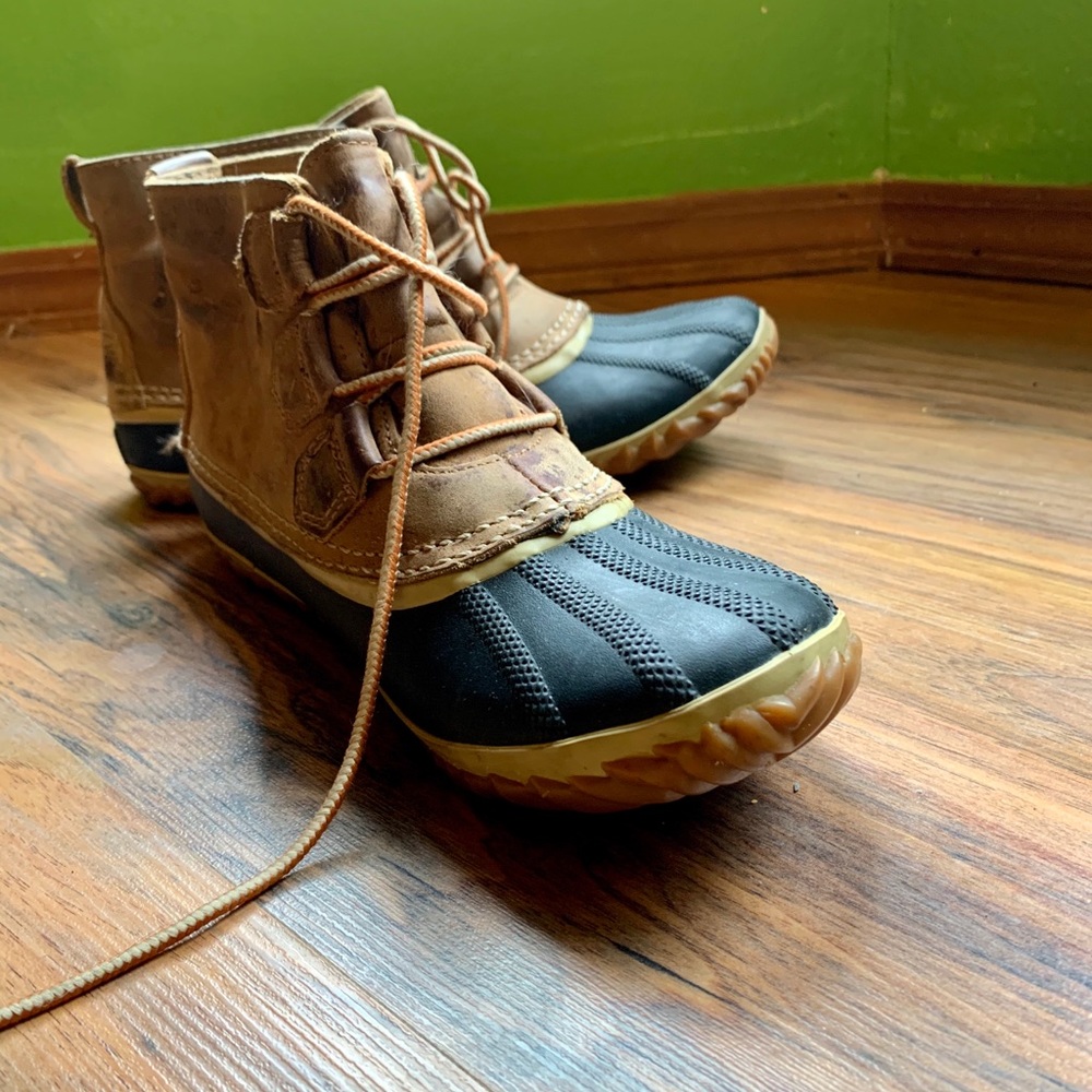 SOREL Out N About Leather Boots